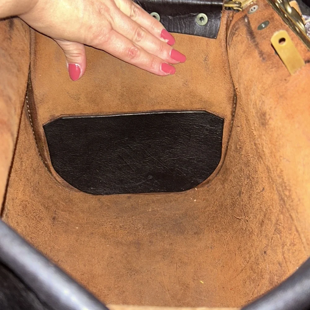 The Doctor’s Bag - Picture 7 of 17